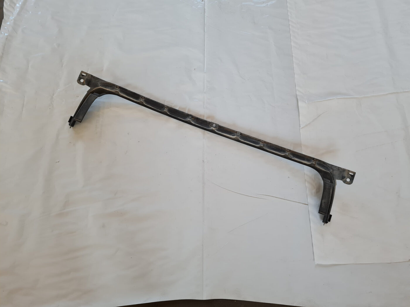 Aizmugurēja bufera kronšteins priekš SAAB 9-3 2009