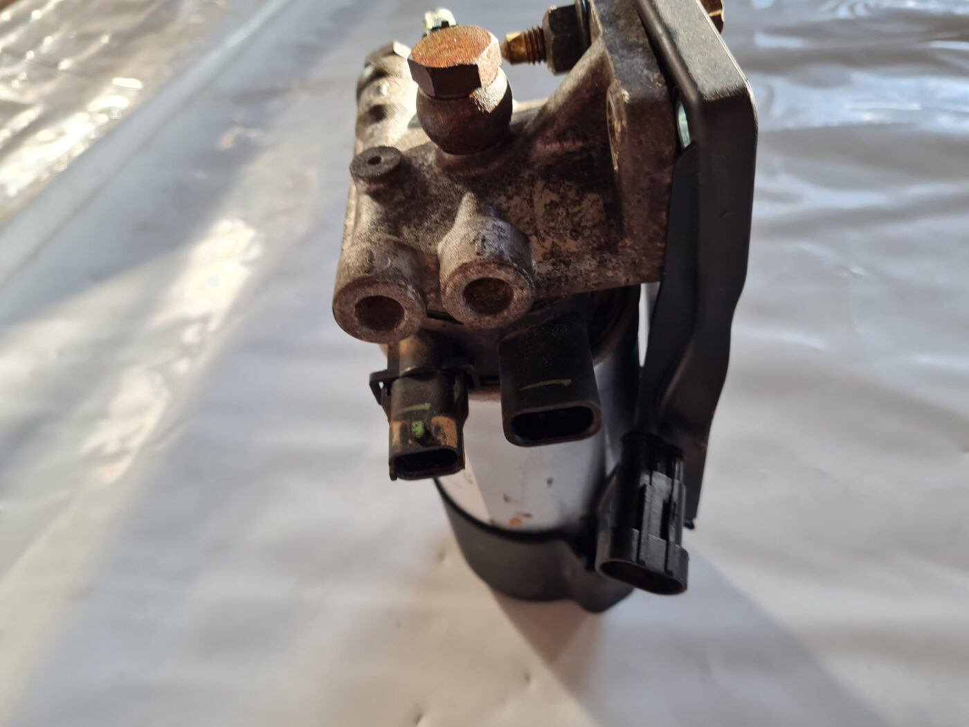 Degvielas filtra korpuss priekš SAAB 9-3 2009