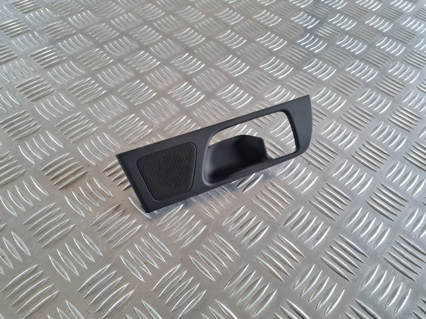 Durvju rokturu apdares uzlika (salonā) priekš TOYOTA AVENSIS 2007 UNIVERSAL 1 Durvju rokturu apdares uzlika (salonā) priekš TOYOTA AVENSIS 2007 UNIVERSAL