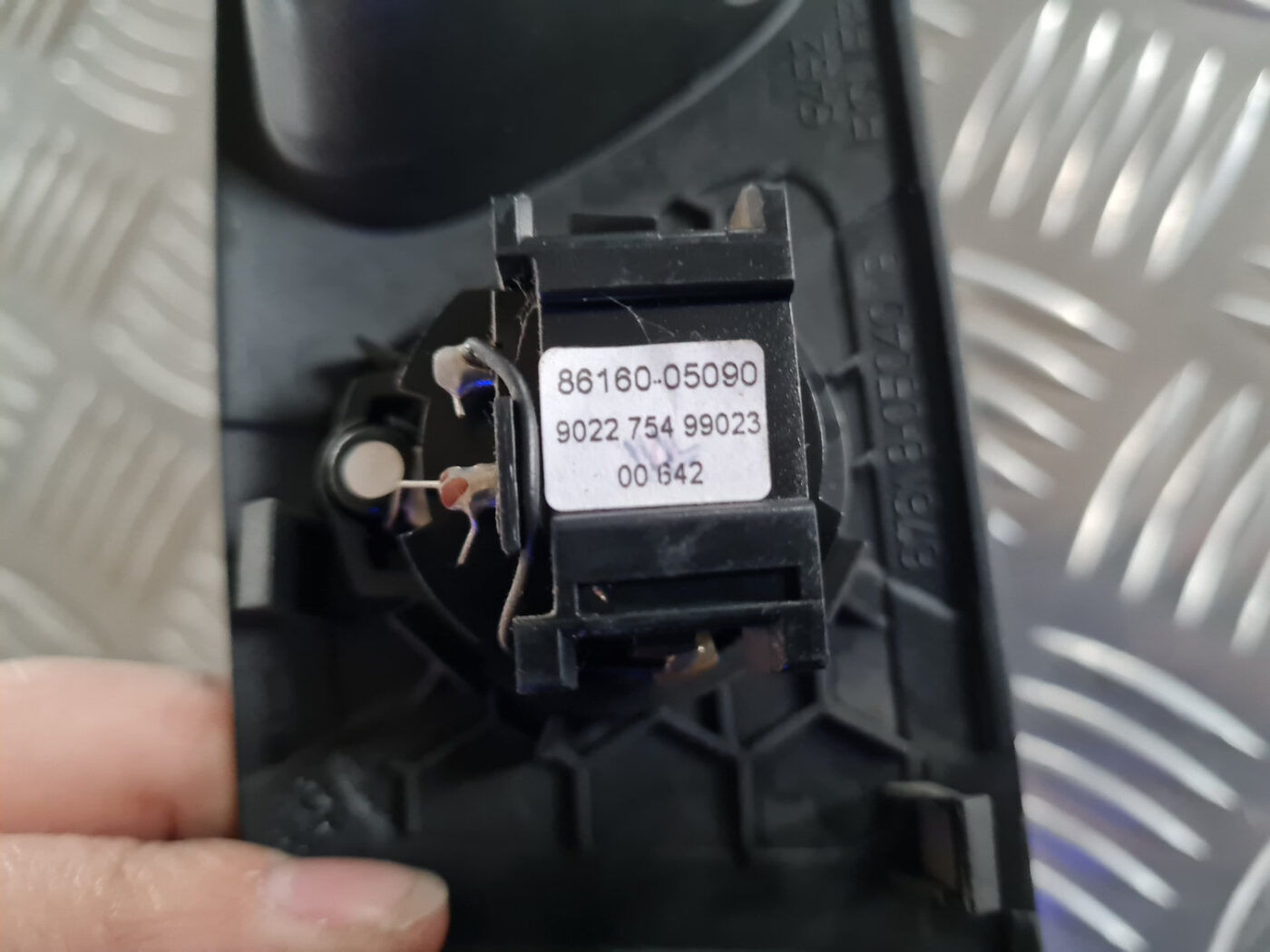 Durvju rokturu apdares uzlika (salonā) priekš TOYOTA AVENSIS 2007 UNIVERSAL 4 Durvju rokturu apdares uzlika (salonā) priekš TOYOTA AVENSIS 2007 UNIVERSAL