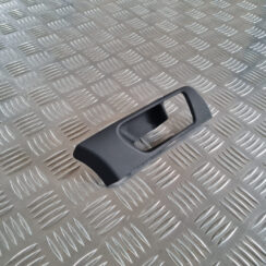 Durvju rokturu apdares uzlika (salonā) priekš TOYOTA AVENSIS 2007 UNIVERSAL