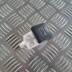 Pārsega atveršanas rokturis salonā priekš TOYOTA AVENSIS 2007 UNIVERSAL