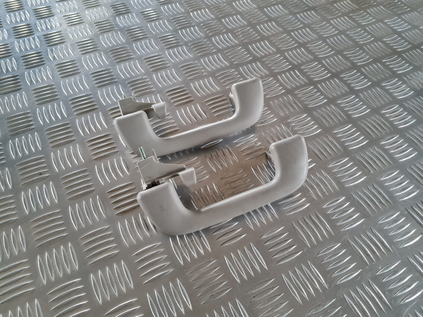 Salona rokturis griestos priekš TOYOTA AVENSIS 2007 UNIVERSAL 1 Salona rokturis griestos priekš TOYOTA AVENSIS 2007 UNIVERSAL