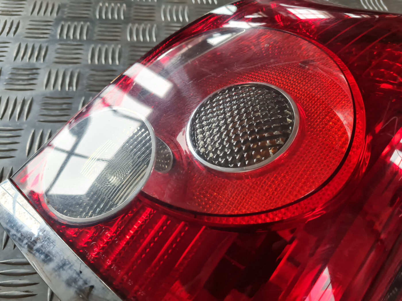 Aizmugurējais labais lukturis priekš TOYOTA AVENSIS 2007 UNIVERSAL 8 Aizmugurējais labais lukturis priekš TOYOTA AVENSIS 2007 UNIVERSAL