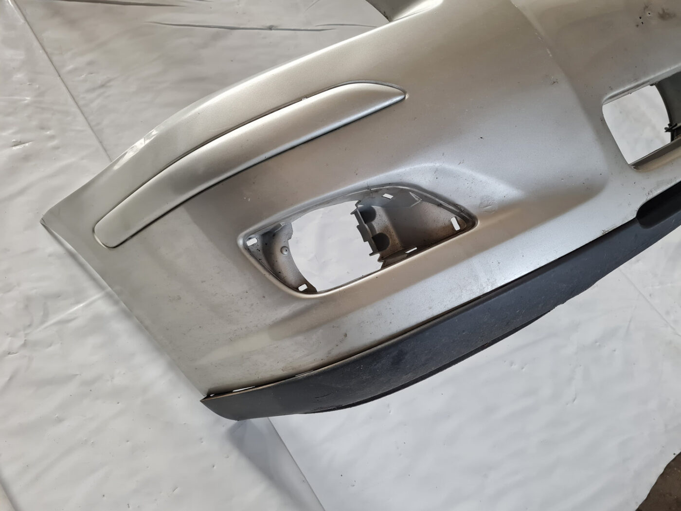 Priekšējais buferis priekš TOYOTA AVENSIS 2007 UNIVERSAL 2 Priekšējais buferis priekš TOYOTA AVENSIS 2007 UNIVERSAL