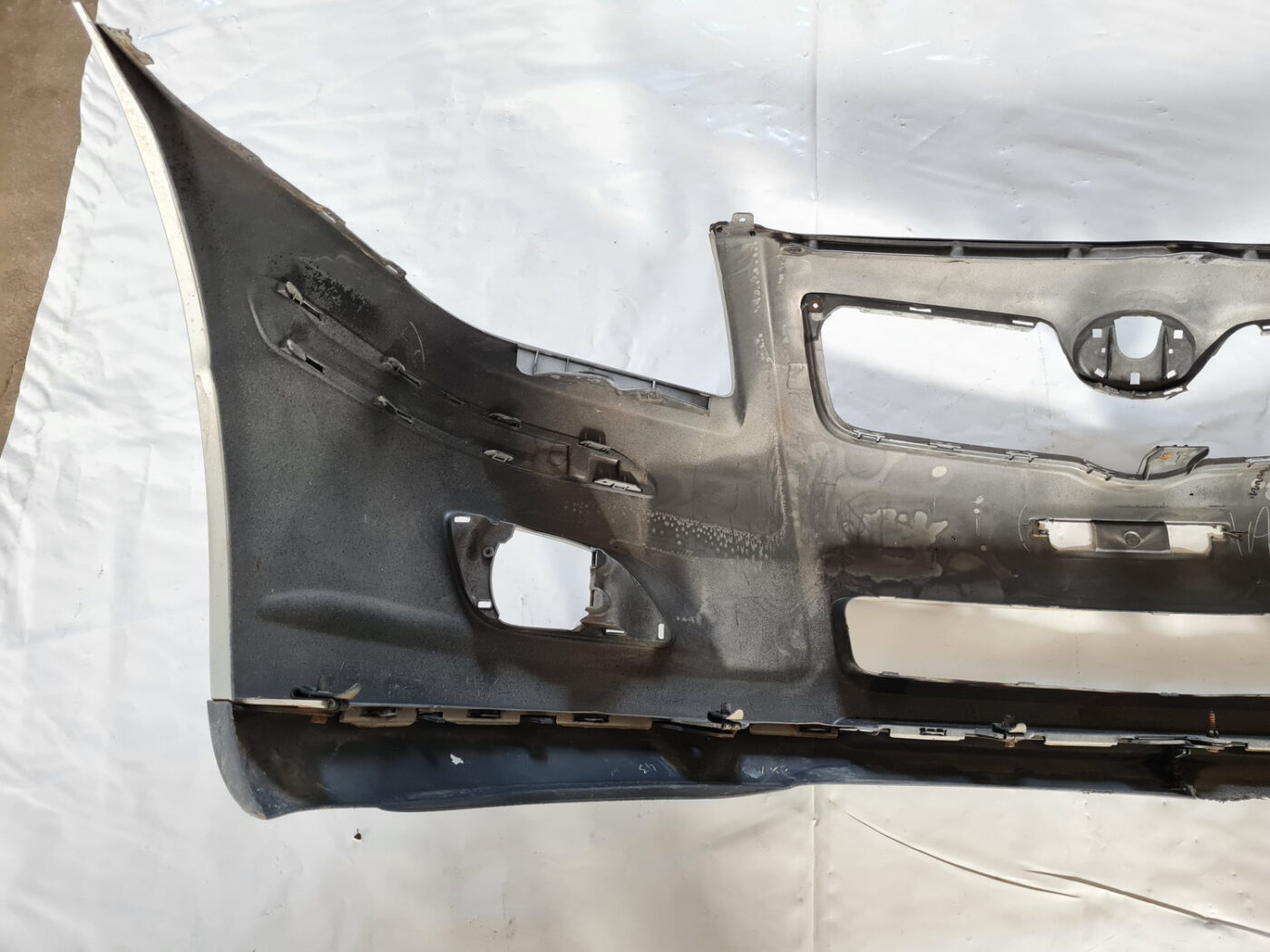 Priekšējais buferis priekš TOYOTA AVENSIS 2007 UNIVERSAL 11 Priekšējais buferis priekš TOYOTA AVENSIS 2007 UNIVERSAL