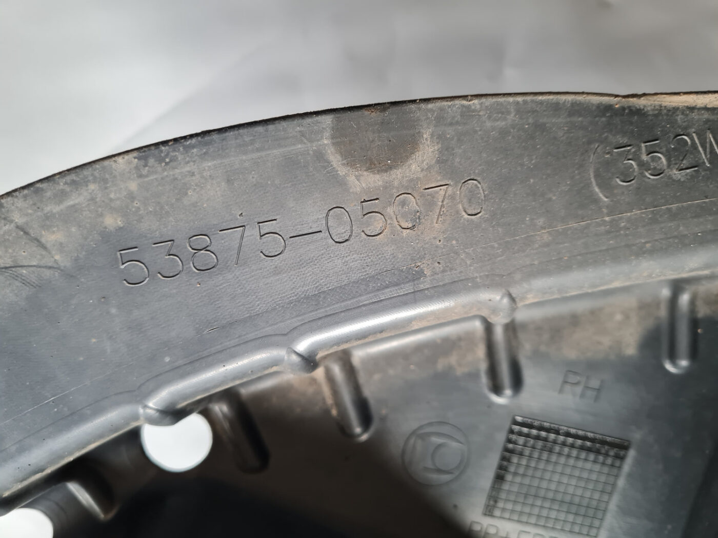 Priekšējais labais paspārns priekš TOYOTA AVENSIS 2007 UNIVERSAL 3 Priekšējais labais paspārns priekš TOYOTA AVENSIS 2007 UNIVERSAL