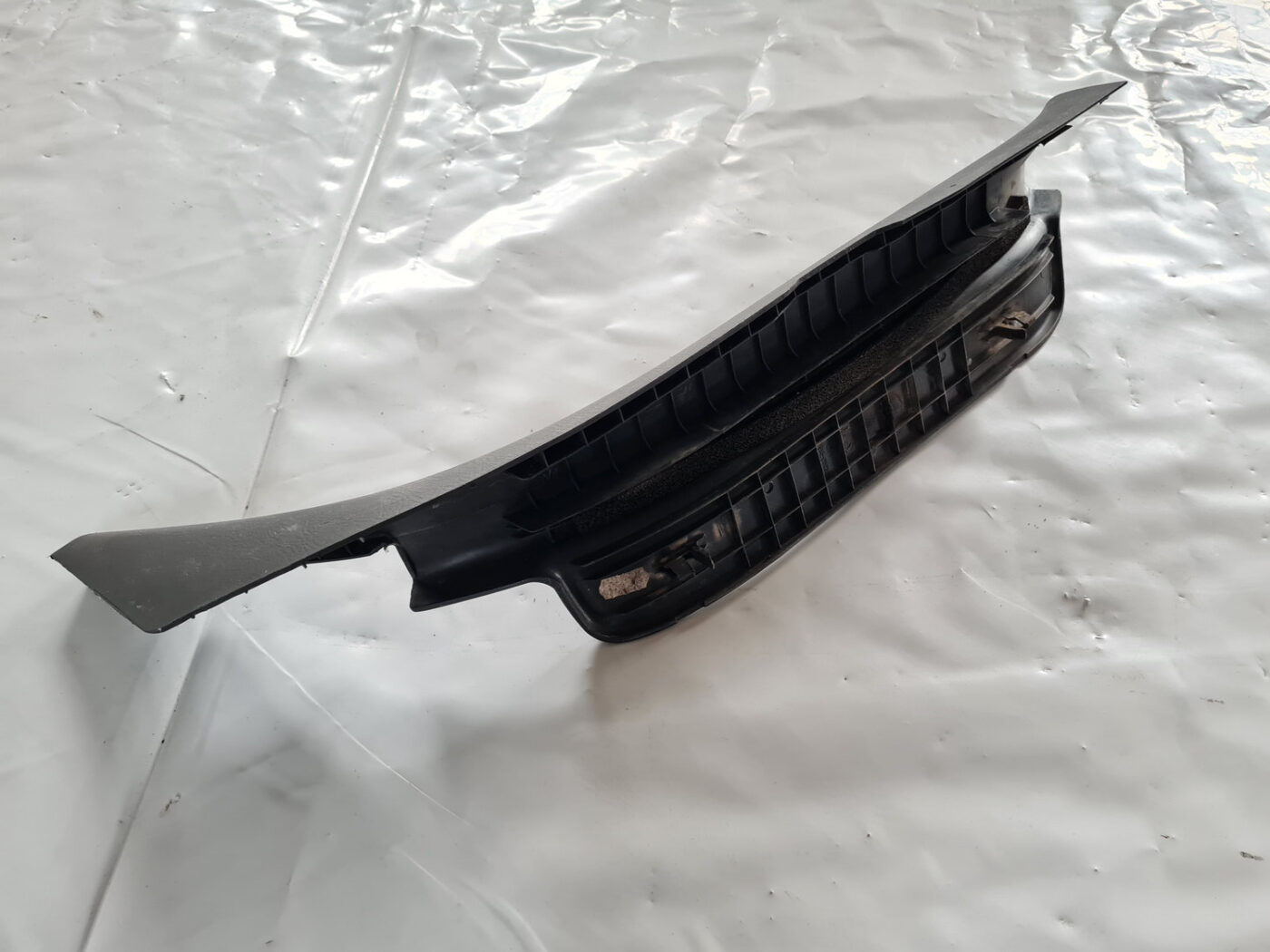 Sliekšņa aizmugurēja kreisa uzlika (salonā) priekš TOYOTA AVENSIS 2007 UNIVERSAL