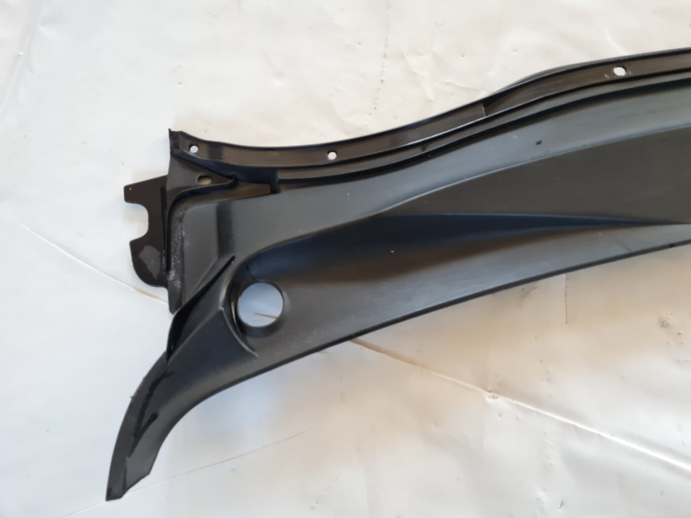 Vējstikla uzlikas (deflektora) režģis priekš TOYOTA AVENSIS 2007 UNIVERSAL 2 Vējstikla uzlikas (deflektora) režģis priekš TOYOTA AVENSIS 2007 UNIVERSAL