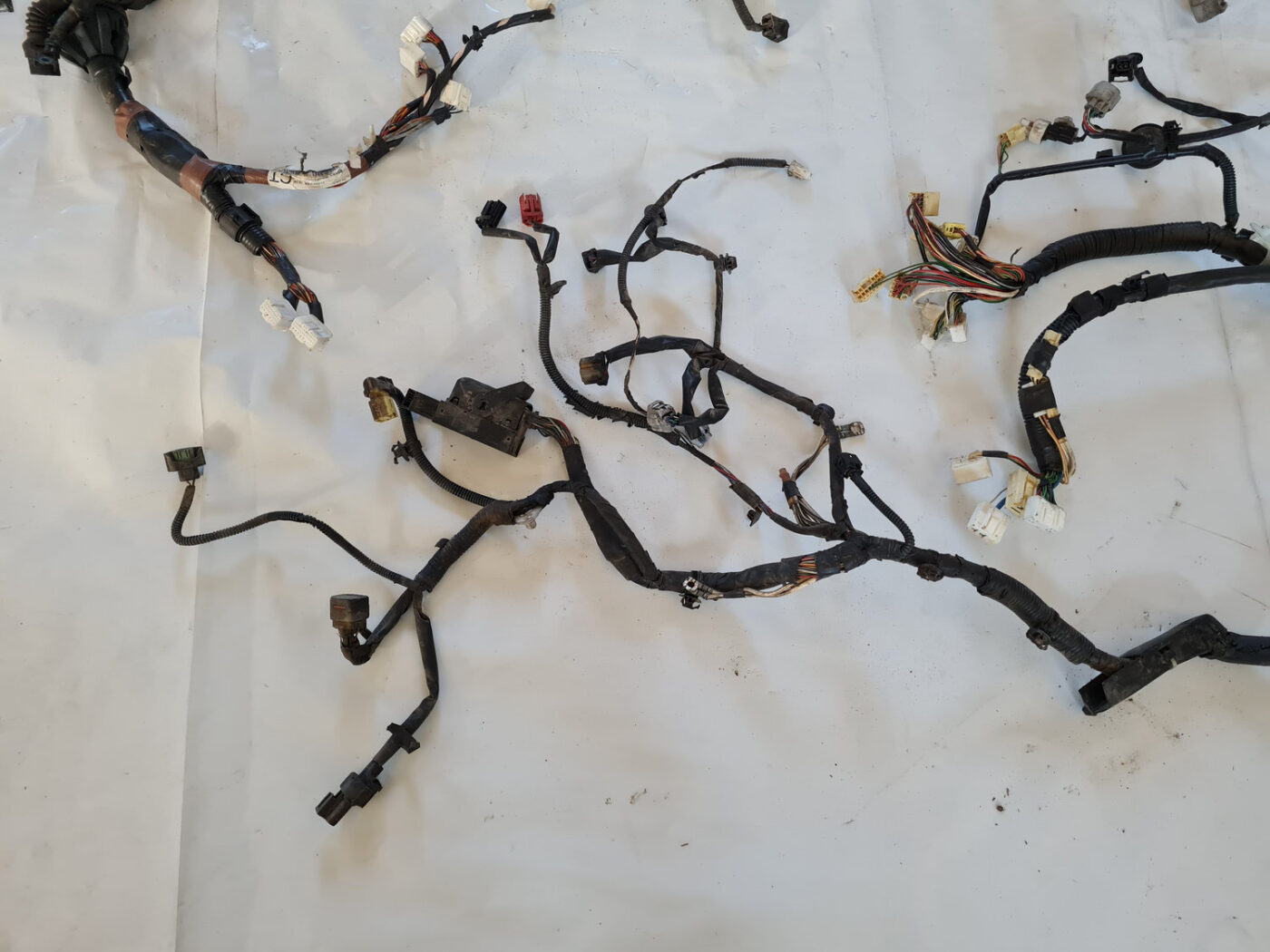 Dzinēja vadi priekš TOYOTA AVENSIS 2007 UNIVERSAL 4 Dzinēja vadi priekš TOYOTA AVENSIS 2007 UNIVERSAL