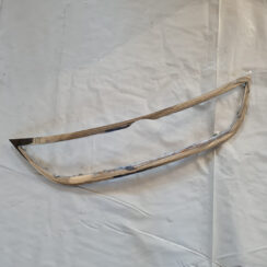 Priekšējā režģa hromēta uzlika priekš VW PASSAT CC 2009