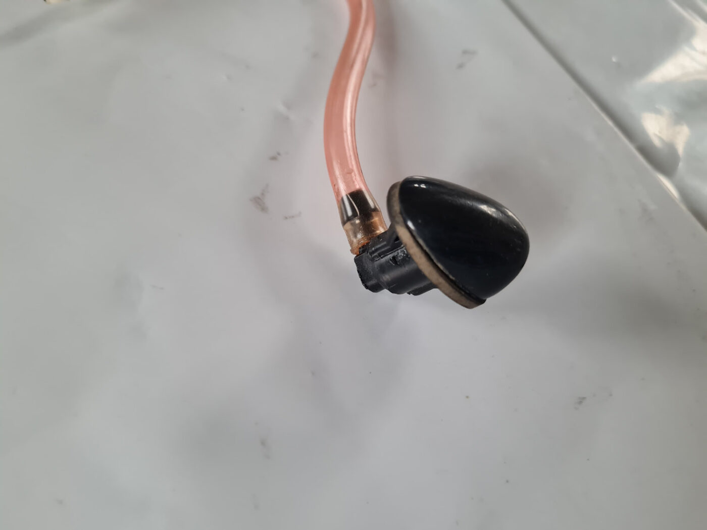 Aizmugurējā stikla mazgātāja sprausla priekš TOYOTA AVENSIS 2007 UNIVERSAL