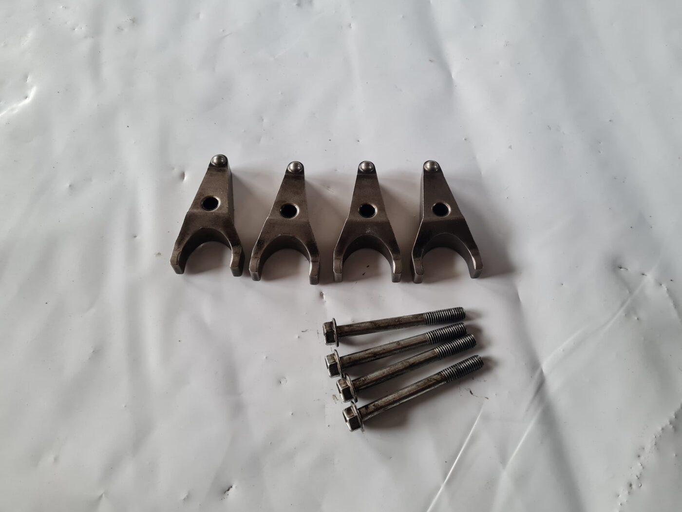 Degvielas smidzinātāja sprauslas turētājs priekš TOYOTA AVENSIS 2007 UNIVERSAL 1 Degvielas smidzinātāja sprauslas turētājs priekš TOYOTA AVENSIS 2007 UNIVERSAL