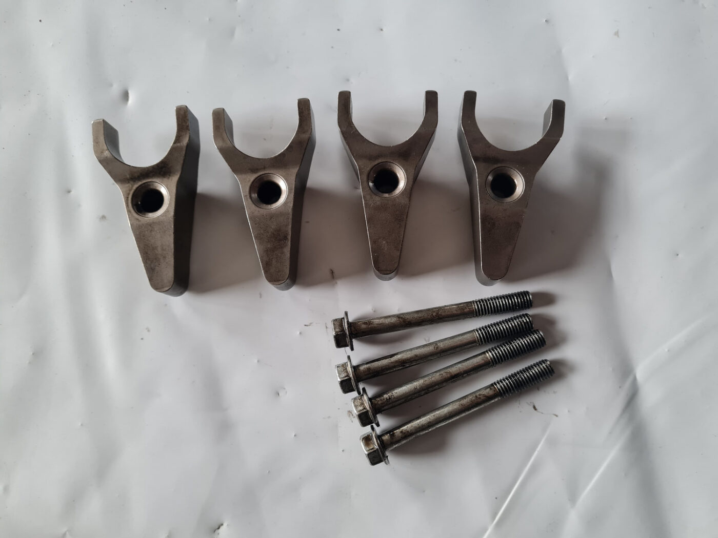 Degvielas smidzinātāja sprauslas turētājs priekš TOYOTA AVENSIS 2007 UNIVERSAL 3 Degvielas smidzinātāja sprauslas turētājs priekš TOYOTA AVENSIS 2007 UNIVERSAL