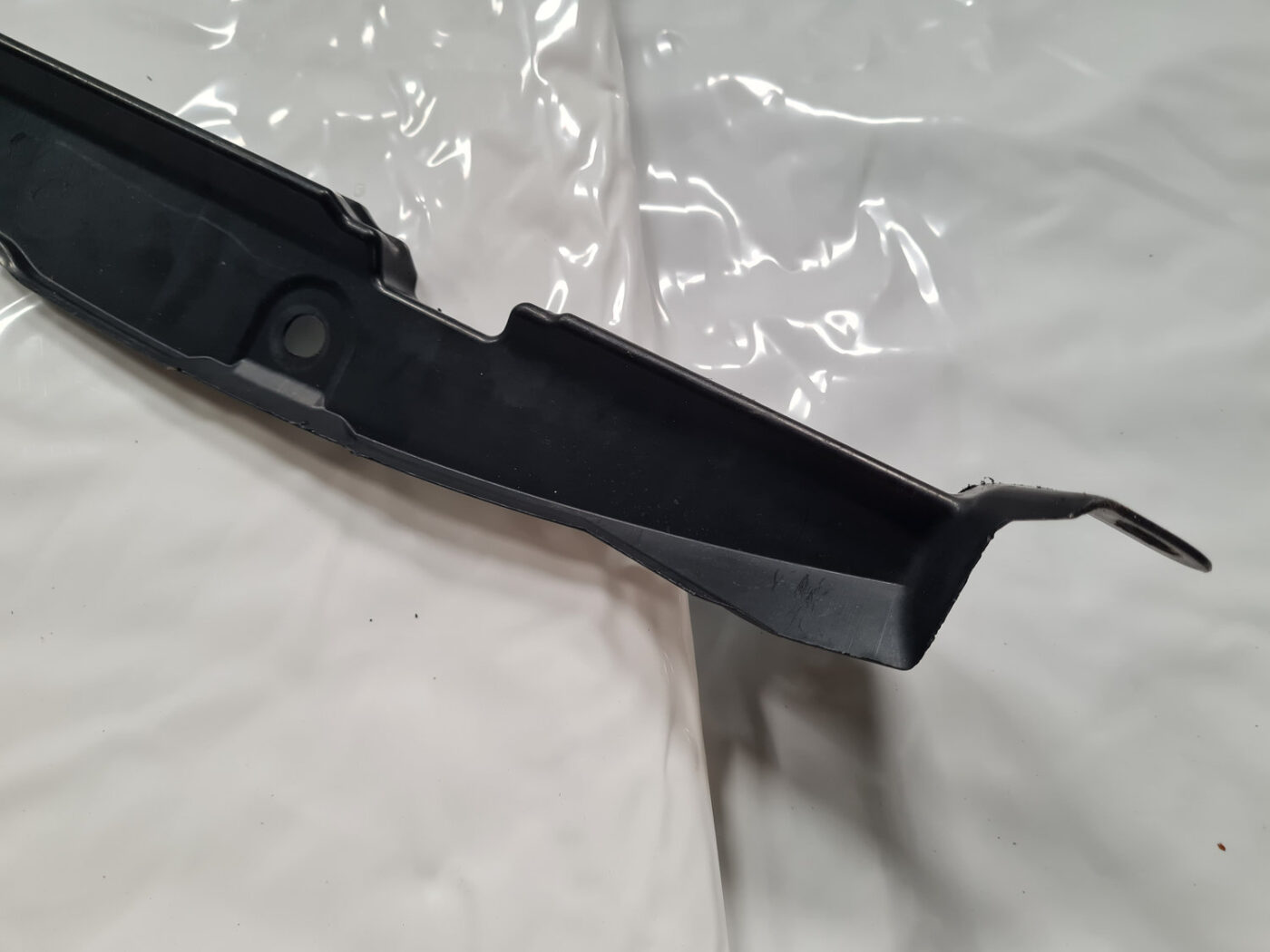 Ieliktņis starp spārnu un durvīm priekš CITROEN C-CROSSER 2009 2 Ieliktņis starp spārnu un durvīm priekš CITROEN C-CROSSER 2009