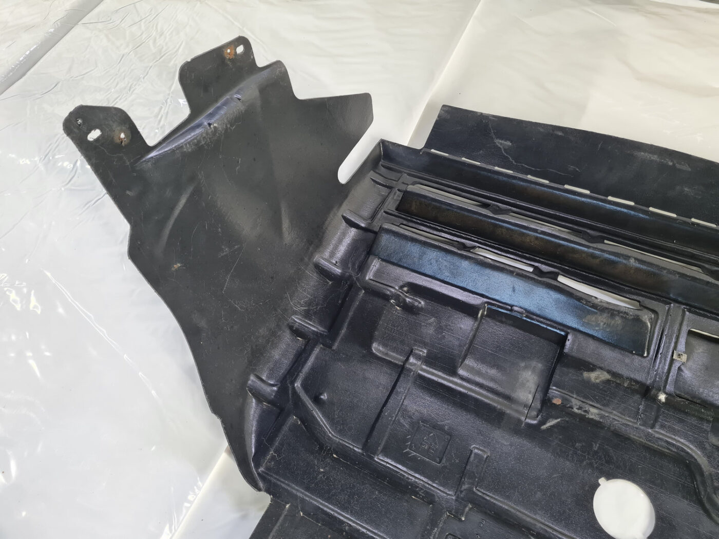 Dzinēja aizsargs priekš RENAULT MASTER 1980-2007 2 Dzinēja aizsargs priekš RENAULT MASTER 1980-2007