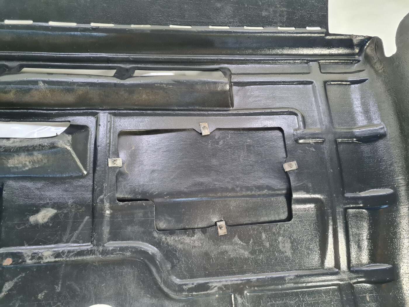 Dzinēja aizsargs priekš RENAULT MASTER 1980-2007 8 Dzinēja aizsargs priekš RENAULT MASTER 1980-2007