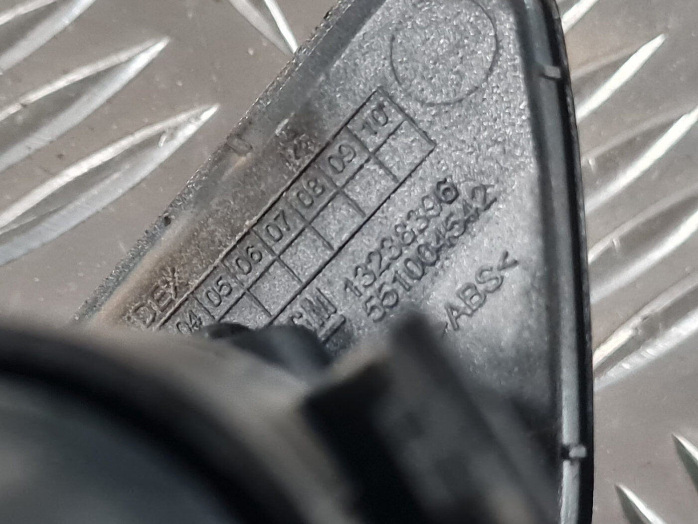 Lukturu mazgātāja sprausla priekš OPEL INSIGNIA 2010