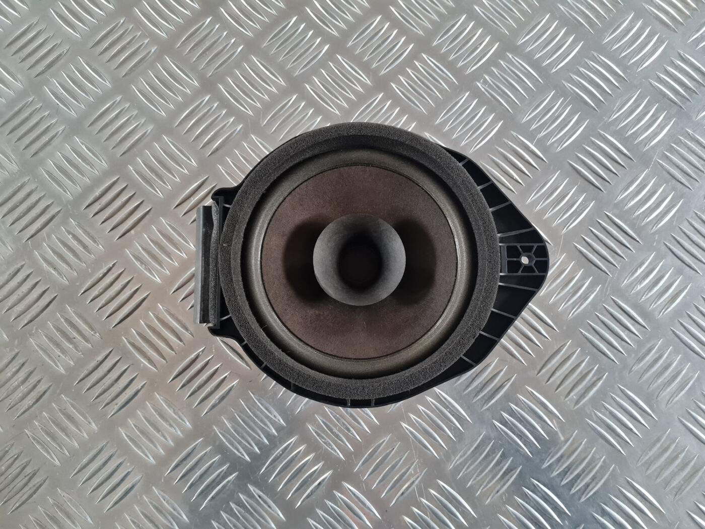 Durvju skaļrunis, apakšā priekš OPEL INSIGNIA 2010 1 Durvju skaļrunis, apakšā priekš OPEL INSIGNIA 2010