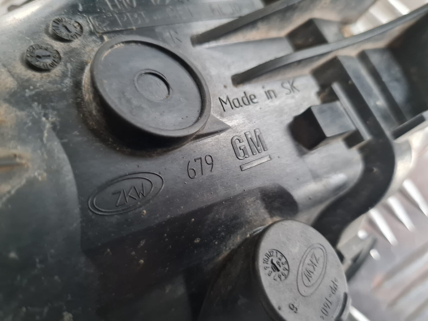 Miglas lukturis priekšā labajā pusē priekš OPEL INSIGNIA 2010 3 Miglas lukturis priekšā labajā pusē priekš OPEL INSIGNIA 2010