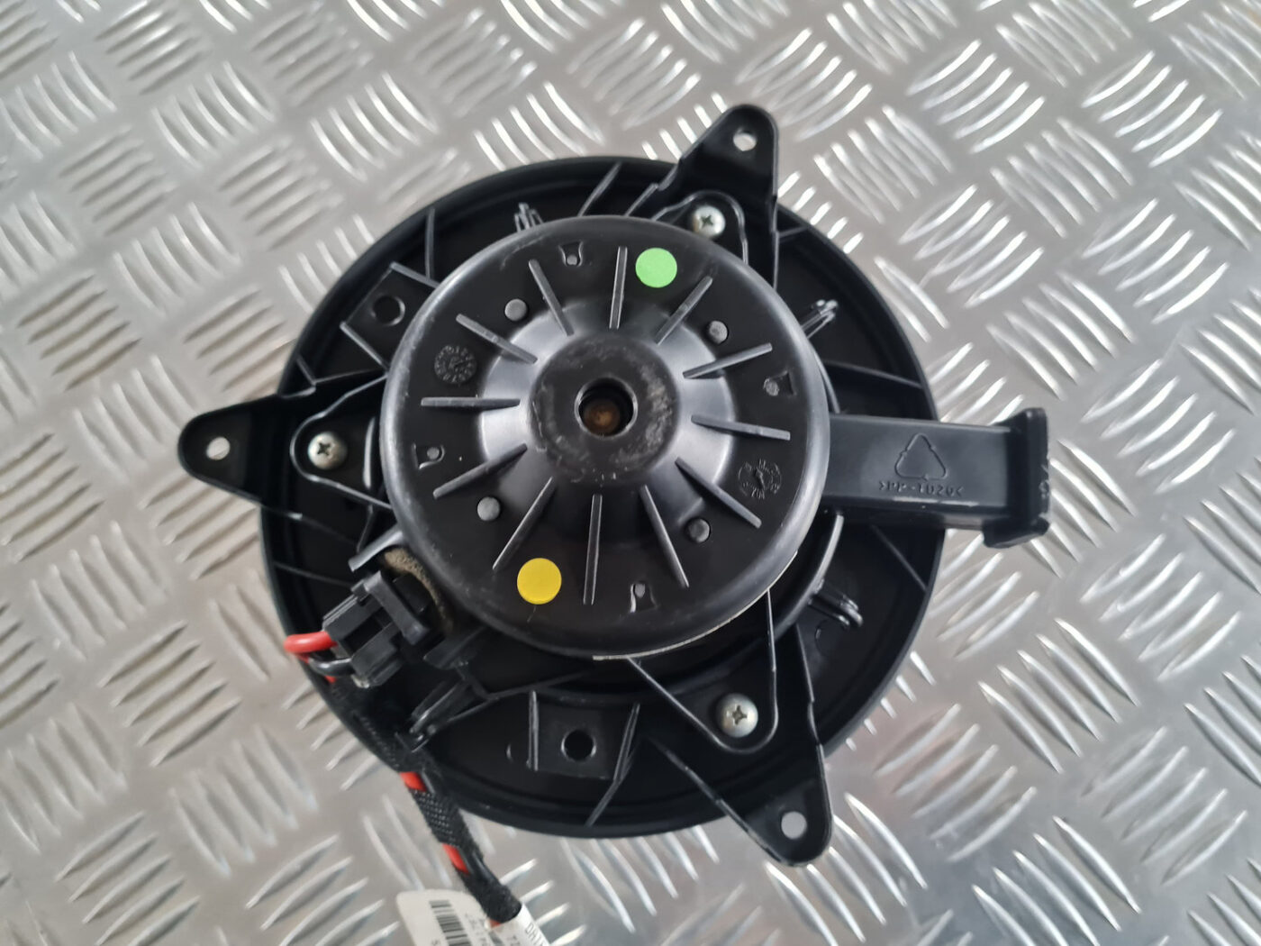 Salona ventilators priekš OPEL INSIGNIA 2010 4 Salona ventilators priekš OPEL INSIGNIA 2010