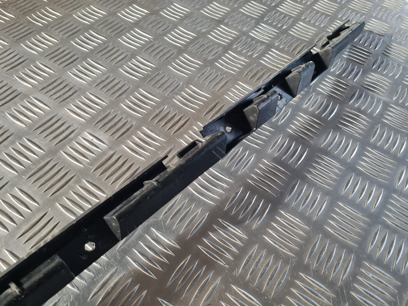 Aizmugurēja bufera kronšteins priekš OPEL INSIGNIA 2010 5 Aizmugurēja bufera kronšteins priekš OPEL INSIGNIA 2010