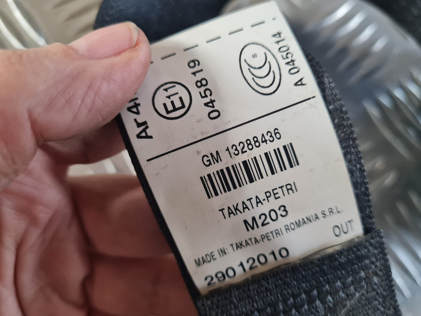 Aizmugurējā labā drošības josta priekš OPEL INSIGNIA 2010