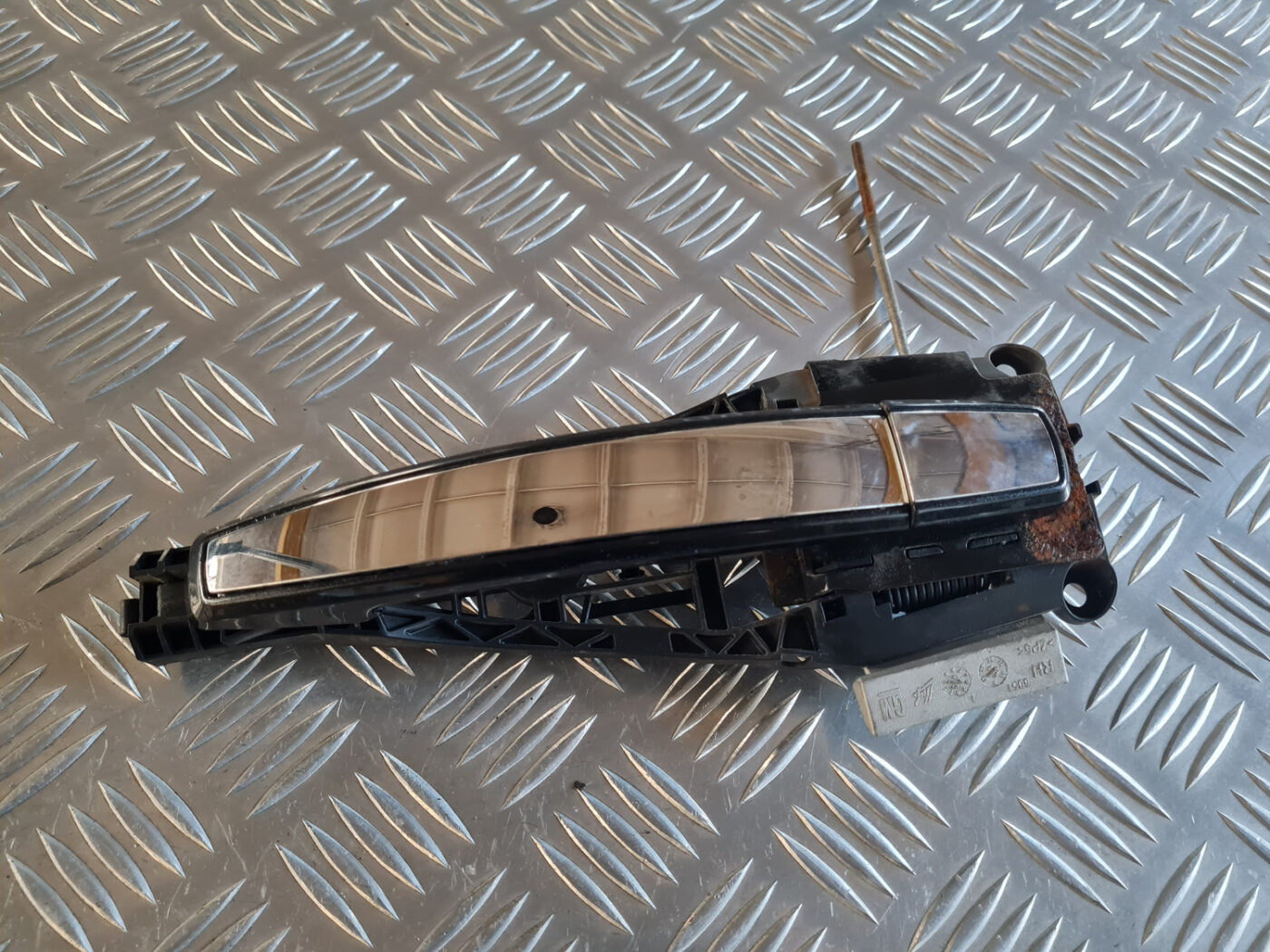 Priekšējāis labais durvju rokturis priekš OPEL INSIGNIA 2010