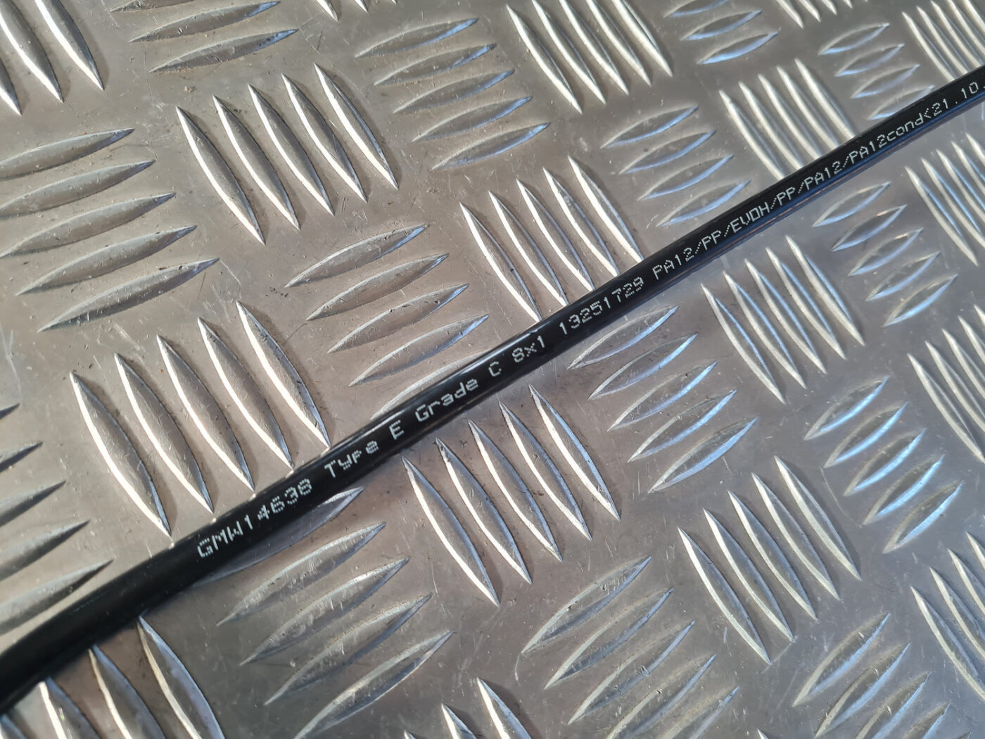 Degvielas caurule priekš OPEL INSIGNIA 2010