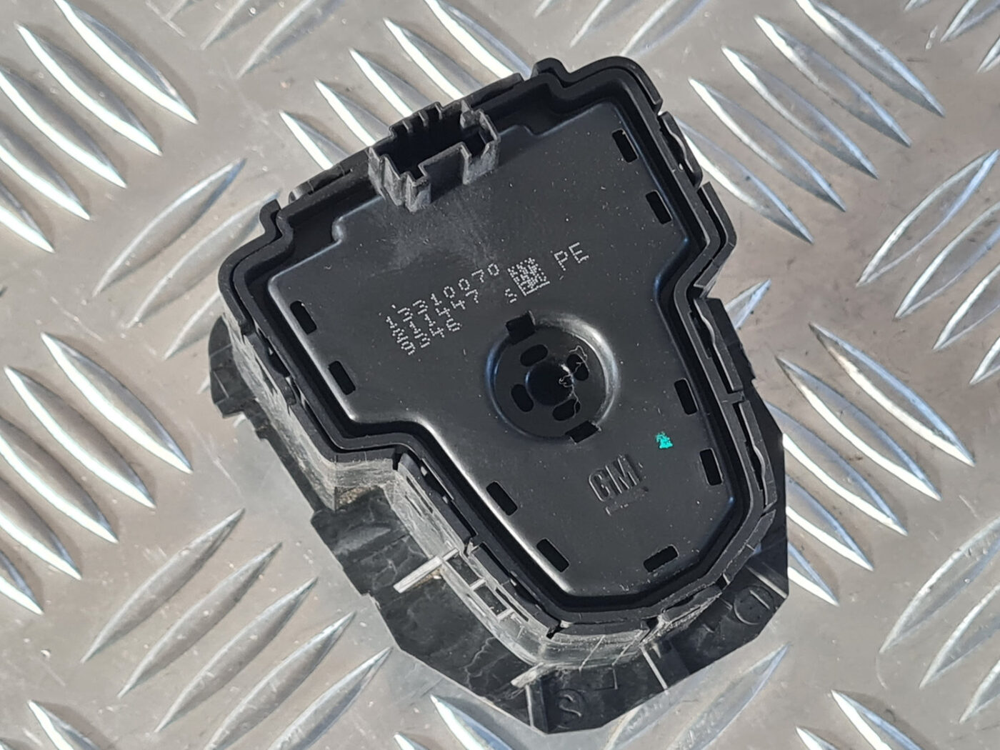 Multimēdijas vadības bloks priekš OPEL INSIGNIA 2010 3 Multimēdijas vadības bloks priekš OPEL INSIGNIA 2010