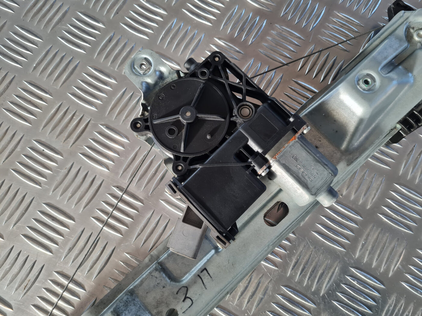 Stikla pacelšanas mehānisms aizmugurējais labais priekš OPEL INSIGNIA 2010