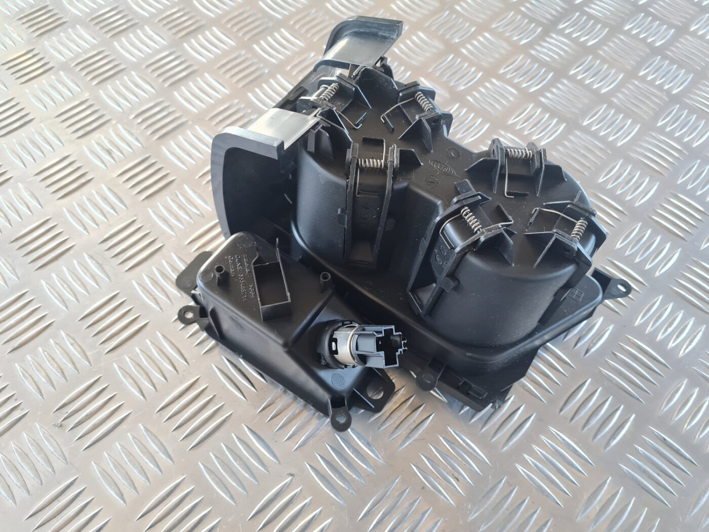 Krūzes turētājs priekš OPEL INSIGNIA 2010 5 Krūzes turētājs priekš OPEL INSIGNIA 2010