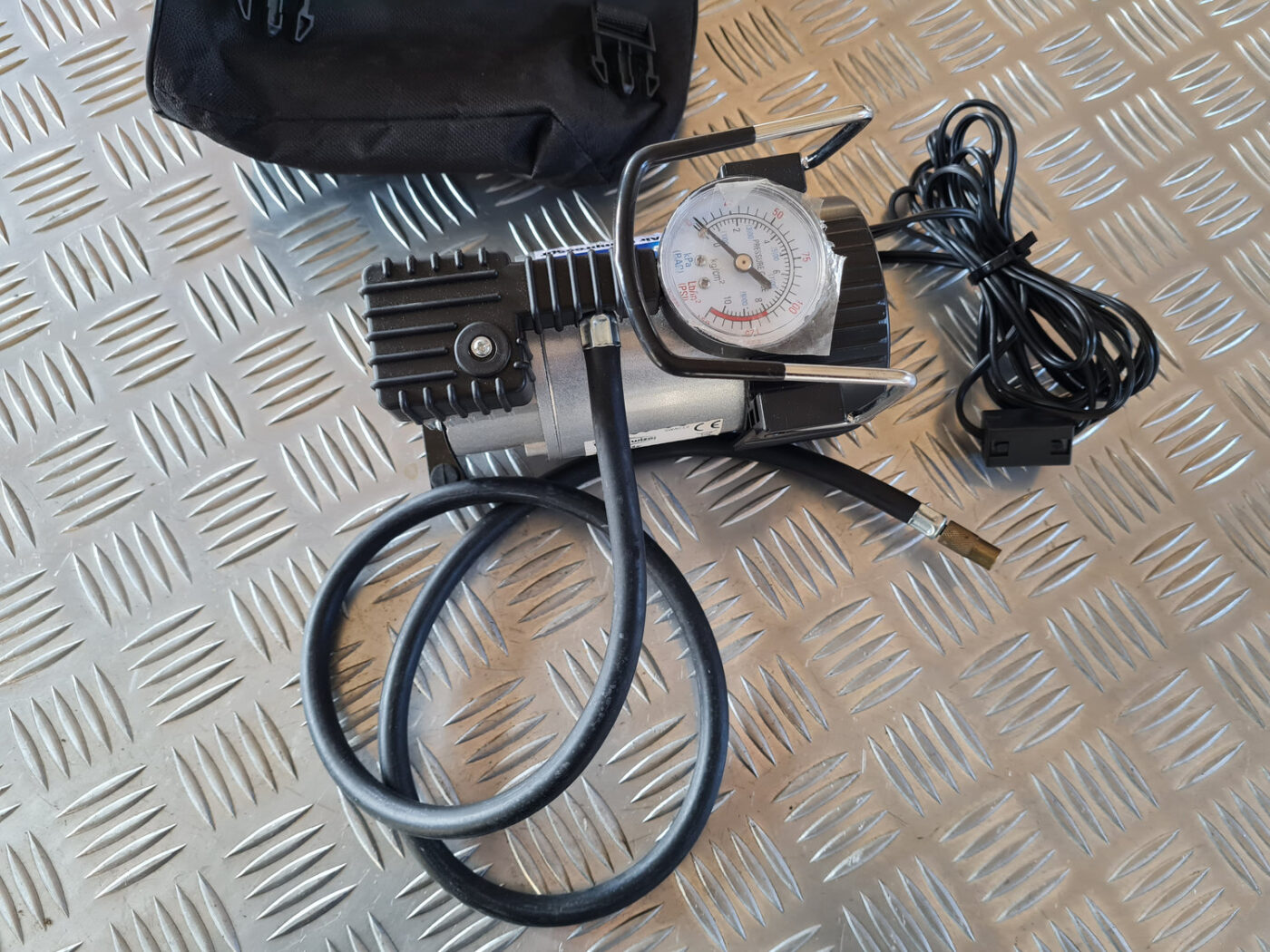 Riepu gaisa kompresors priekš OPEL INSIGNIA 2010