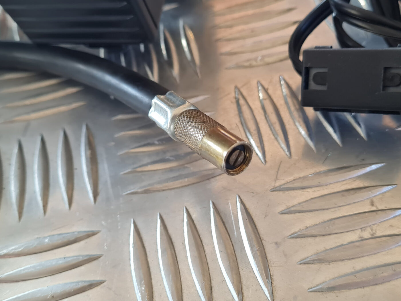 Riepu gaisa kompresors priekš OPEL INSIGNIA 2010