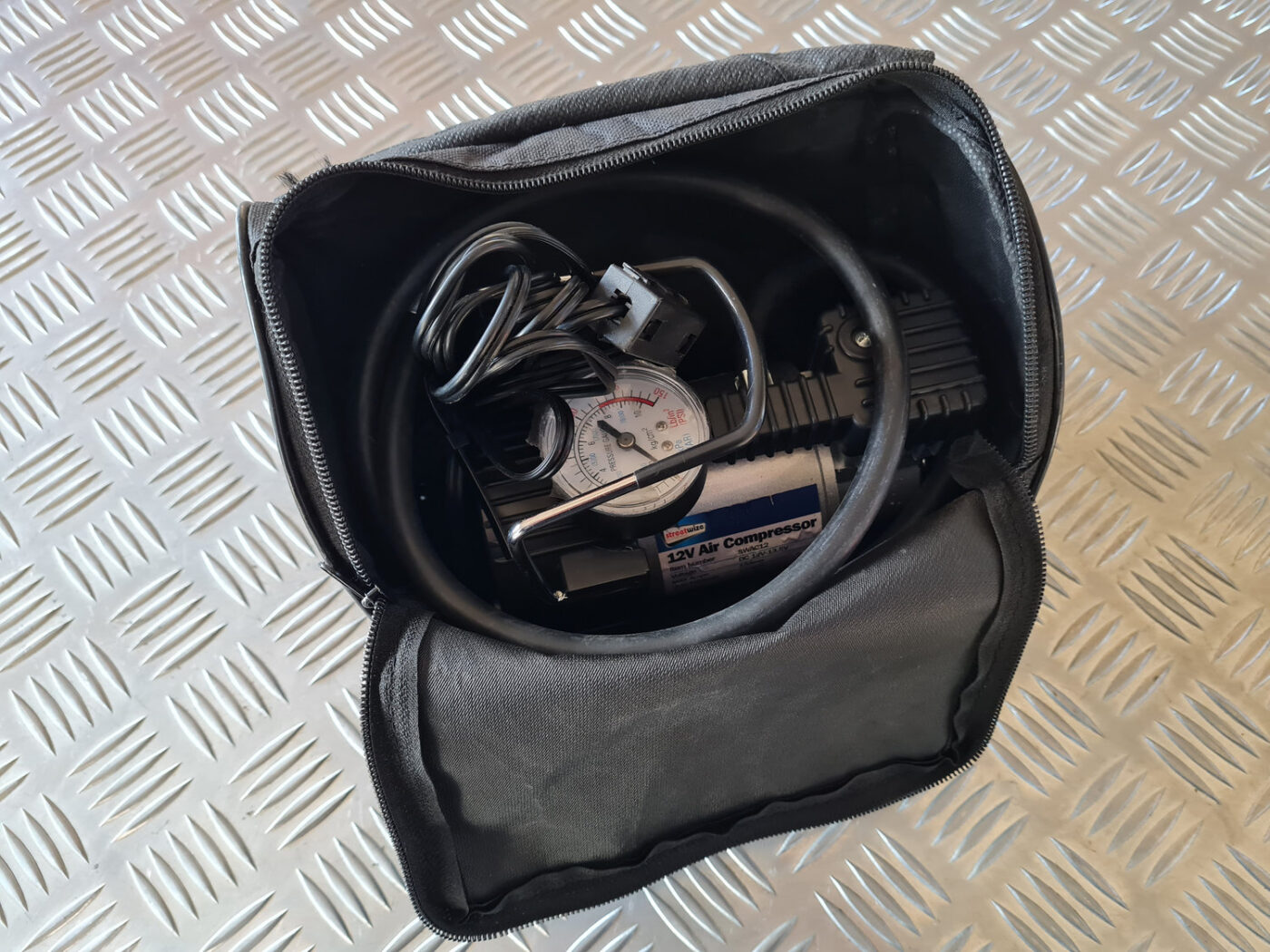 Riepu gaisa kompresors priekš OPEL INSIGNIA 2010