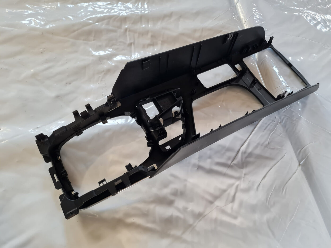 Centrālās konsoles apdares lielākā daļa priekš OPEL INSIGNIA 2010 7 Centrālās konsoles apdares lielākā daļa priekš OPEL INSIGNIA 2010