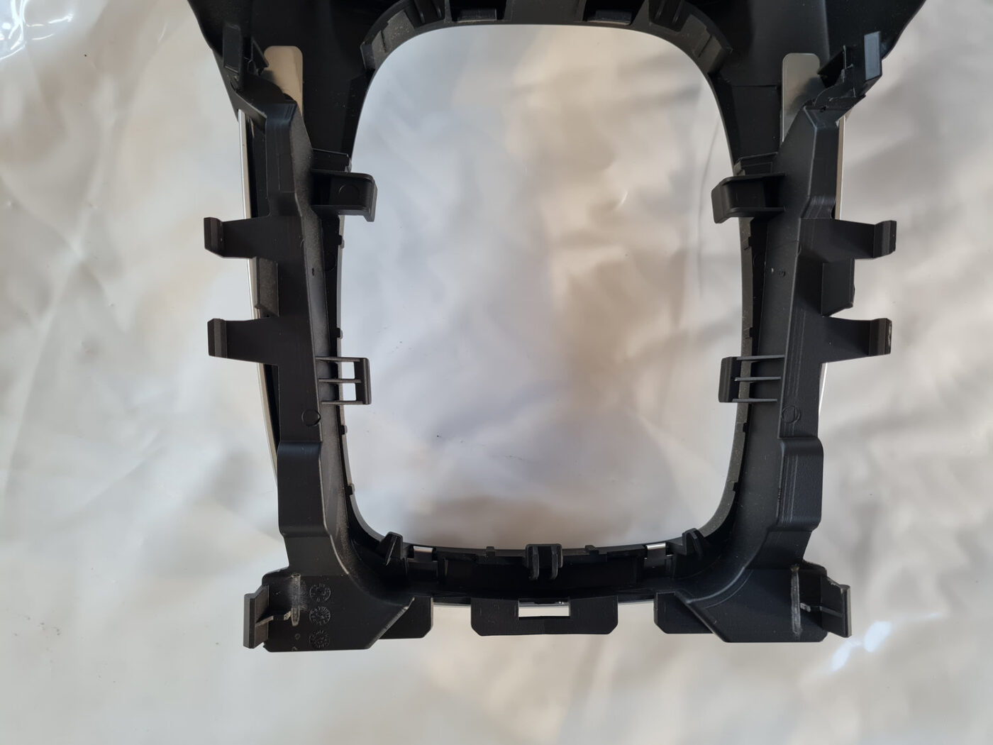 Centrālās konsoles apdares lielākā daļa priekš OPEL INSIGNIA 2010 6 Centrālās konsoles apdares lielākā daļa priekš OPEL INSIGNIA 2010