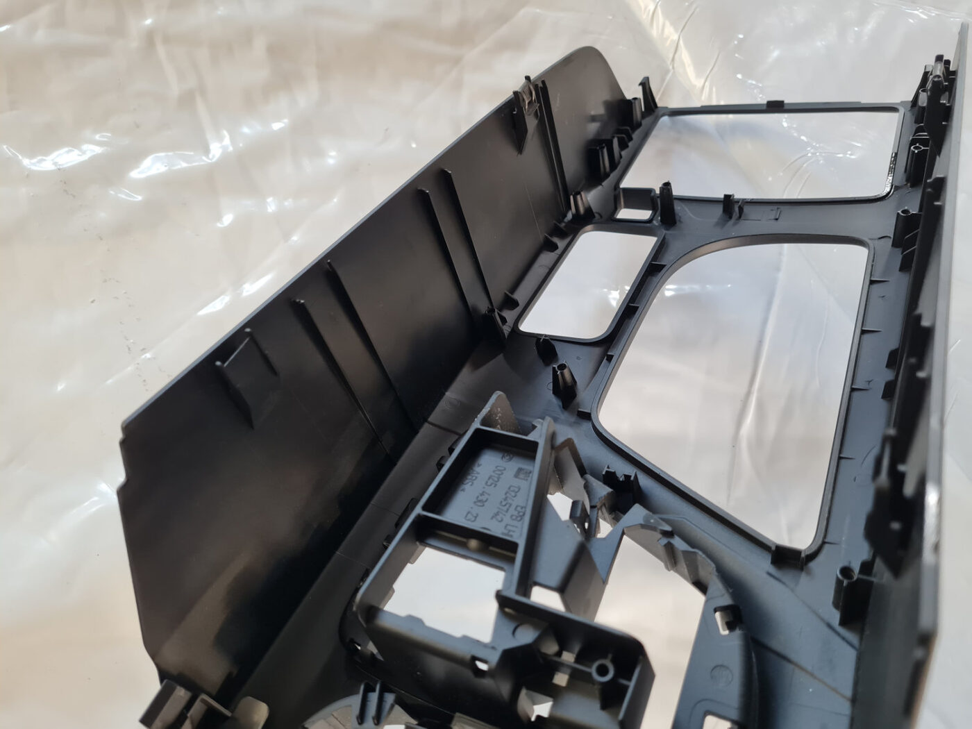 Centrālās konsoles apdares lielākā daļa priekš OPEL INSIGNIA 2010 4 Centrālās konsoles apdares lielākā daļa priekš OPEL INSIGNIA 2010