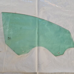 Priekšējo labo durvju stikls priekš OPEL INSIGNIA 2010