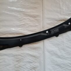 Vējstikla uzlikas (deflektora) režģis priekš OPEL INSIGNIA 2010