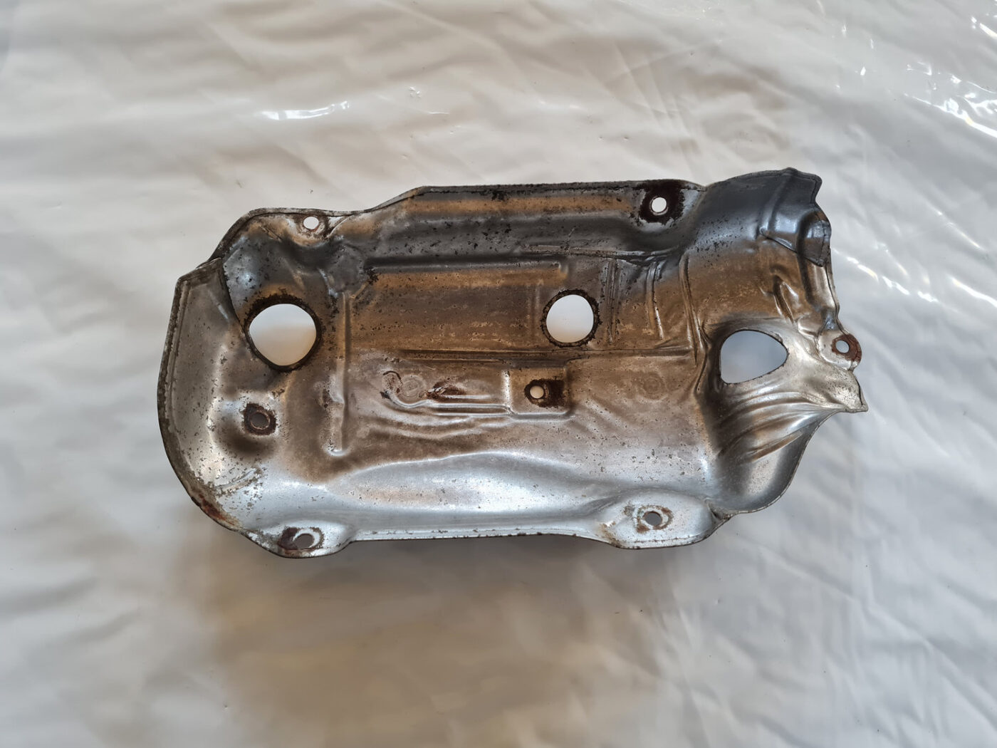 Izpūtēja sistēmas karstuma aizsargs priekš OPEL INSIGNIA 2010 3 Izpūtēja sistēmas karstuma aizsargs priekš OPEL INSIGNIA 2010