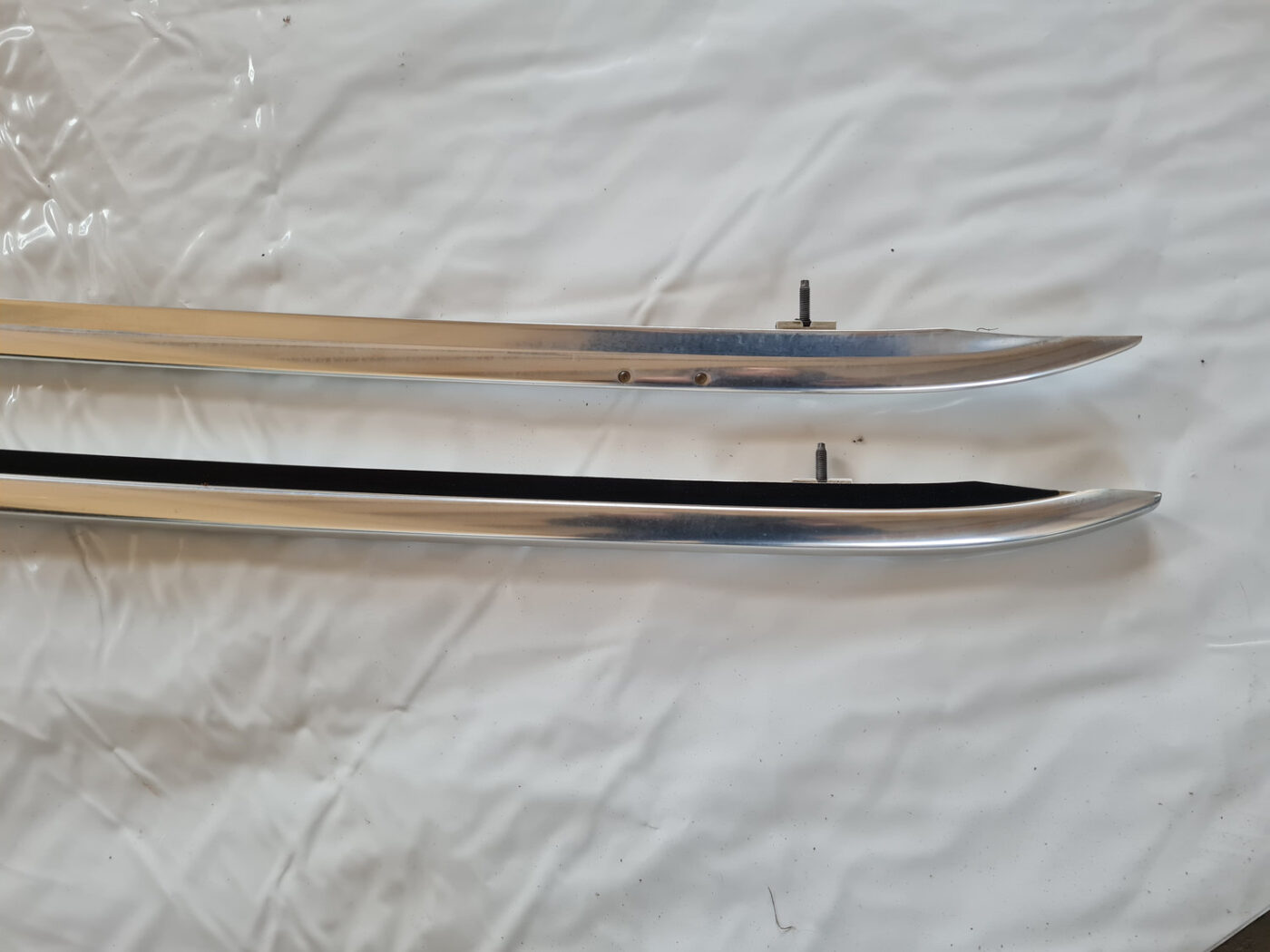 Jumta reliņi priekš OPEL INSIGNIA 2010 2 Jumta reliņi priekš OPEL INSIGNIA 2010