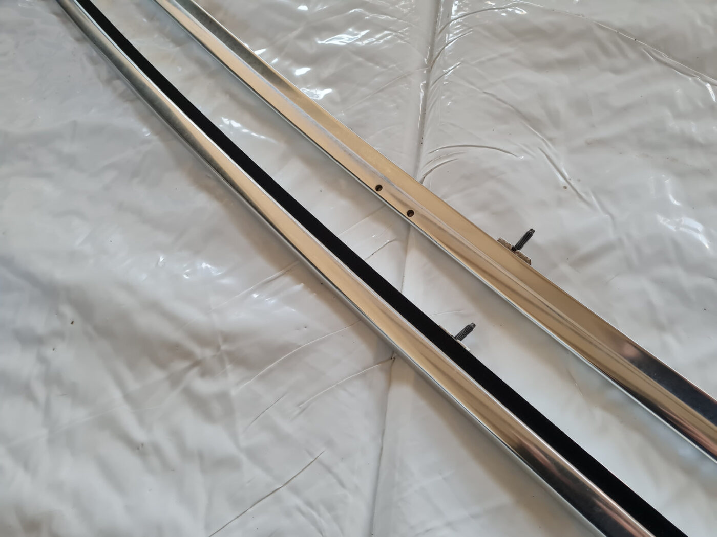 Jumta reliņi priekš OPEL INSIGNIA 2010 6 Jumta reliņi priekš OPEL INSIGNIA 2010