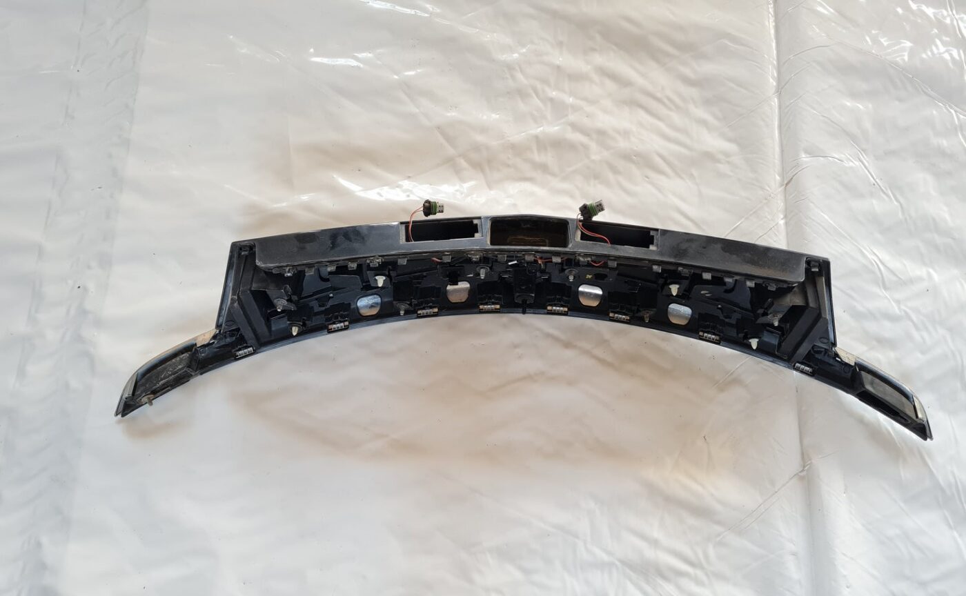 Numura zīmes gaismas uzlika komplektā priekš OPEL INSIGNIA 2010