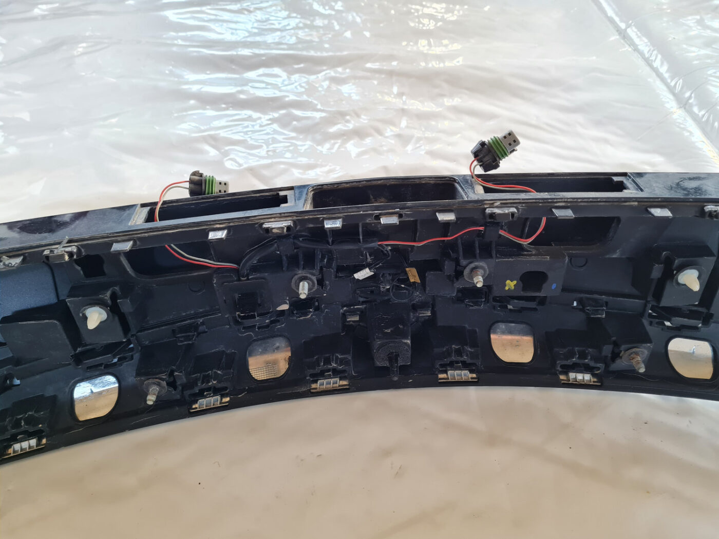 Numura zīmes gaismas uzlika komplektā priekš OPEL INSIGNIA 2010