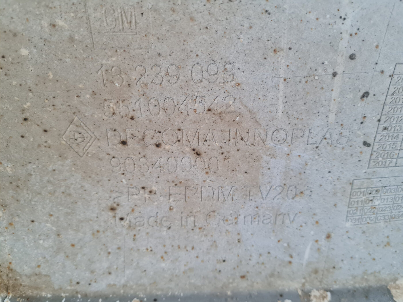 Aizmugures buferis priekš OPEL INSIGNIA 2010