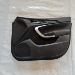 Priekšējo labo durvju apdare priekš OPEL INSIGNIA 2010