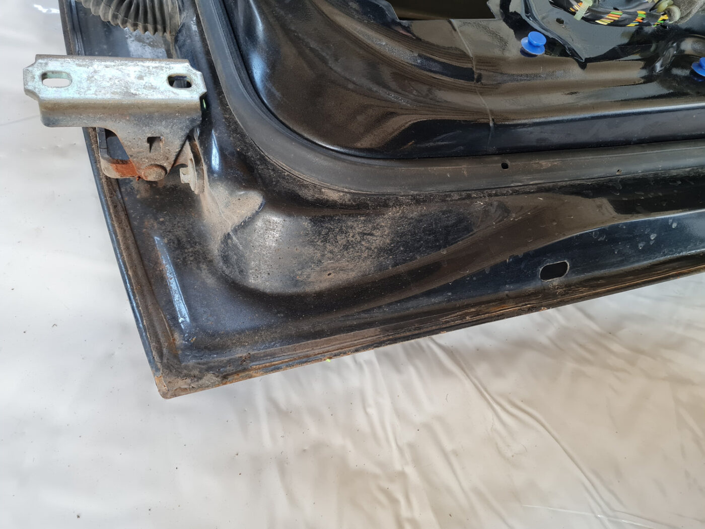 Priekšējās labās durvis priekš OPEL INSIGNIA 2010 6 Priekšējās labās durvis priekš OPEL INSIGNIA 2010