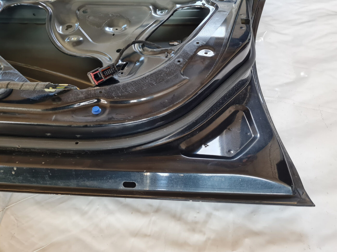 Priekšējās labās durvis priekš OPEL INSIGNIA 2010 4 Priekšējās labās durvis priekš OPEL INSIGNIA 2010