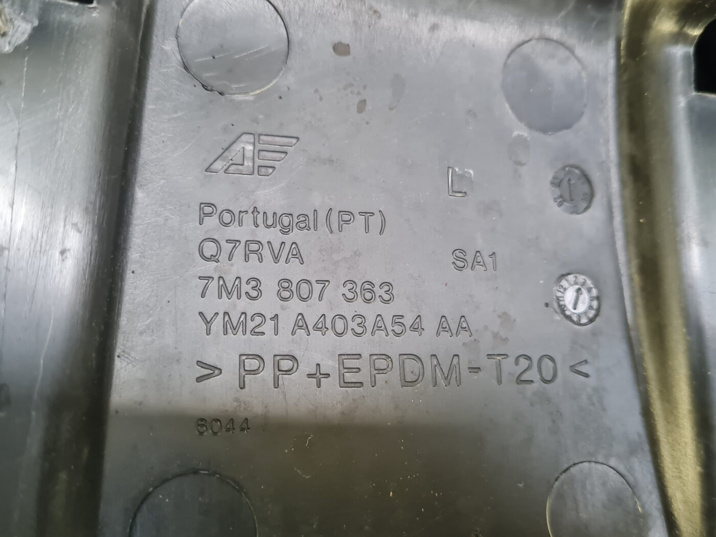 Aizmugures buferis priekš VW SHARAN 2001-2008 4 Aizmugures buferis priekš VW SHARAN 2001-2008